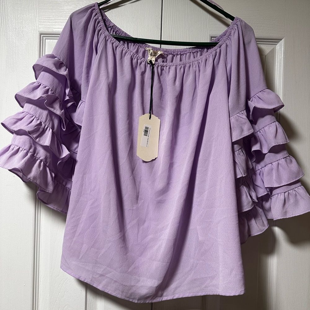 NWT Vine & Love off the shoulder top